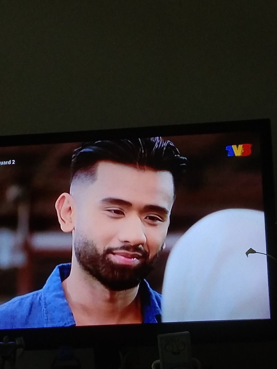 snnanna01's tweet photo. Thank you menghiburkan kitorang selamani rabu-sabtu 9malam tak pernah tak happy 💖🌹
@iamredzarosli 
@sharifahrose 
#KekasihHatiMrBodyguard https://t.co/8nqVC4p4uj