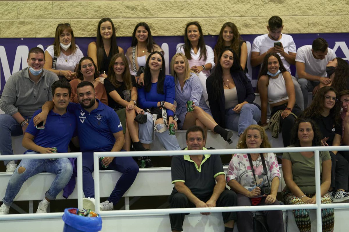 👨‍👩‍👦 ¡AFICIÓN hoy no nos podéis fallar! 👨‍👩‍👦

#TodosAlAgustinJimenez

¡18:00h!

#TodoAlAzul #LaIlusiónDeUnPueblo #Volveremos