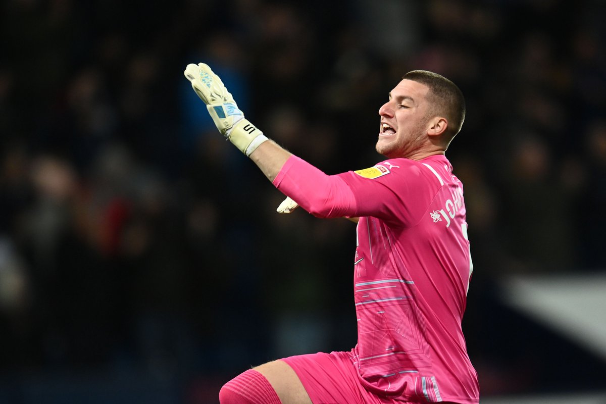 WBA's tweet photo. Skipper Sam! Ⓒ

@samjohnstone | #WBA https://t.co/LgZqLX4P6L