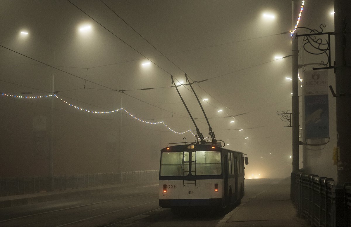 Троллейбус на восток