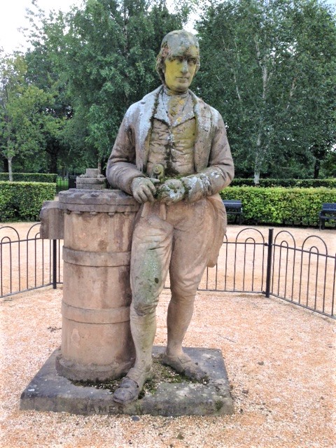 LostGlasgow's tweet photo. James Watt, the father of the Industrial Revolution, waiting on Glasgow Green for the #COP26 march to arrive. https://t.co/rUjZwoByyq