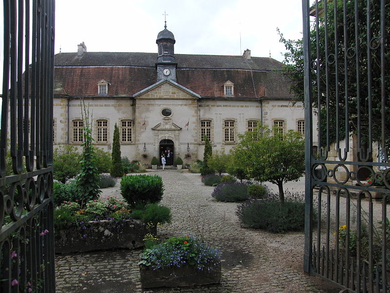MonumentumFr's tweet photo. Hospice Saint-Pierre à Arnay-le-Duc (Côte d'Or). #Patrimoine #MonumentHistorique 👉 https://t.co/JT16OMf9Um https://t.co/LRfyL0z0z8