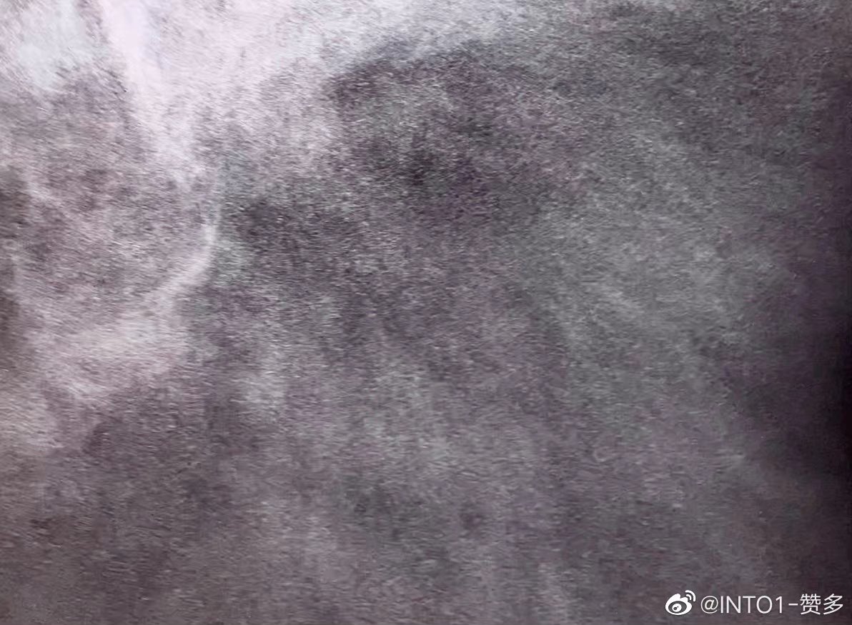 duolyyy's tweet photo. Santa weibo update!

first snow❄️ we finally meet✨

#Santa #YuYang #AK https://t.co/HUtuwb0E0X
