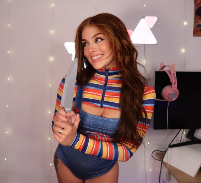 Watch EMILY BLACK 50% OFF's leaked NSFW photo on TwXstars