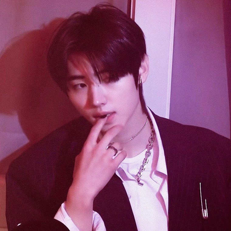 yeoniceu's tweet photo. Sunghoon au

❥Truth or Dare

"Baru kali ini ada cewek yang berani ke gw. Gw gasuka sama tuh cewek. Liat aja pembalasan gw" - Satya

"Percuma ganteng kalau songong, ga punya hati nurani" - Nasya https://t.co/KcUd3Dambp