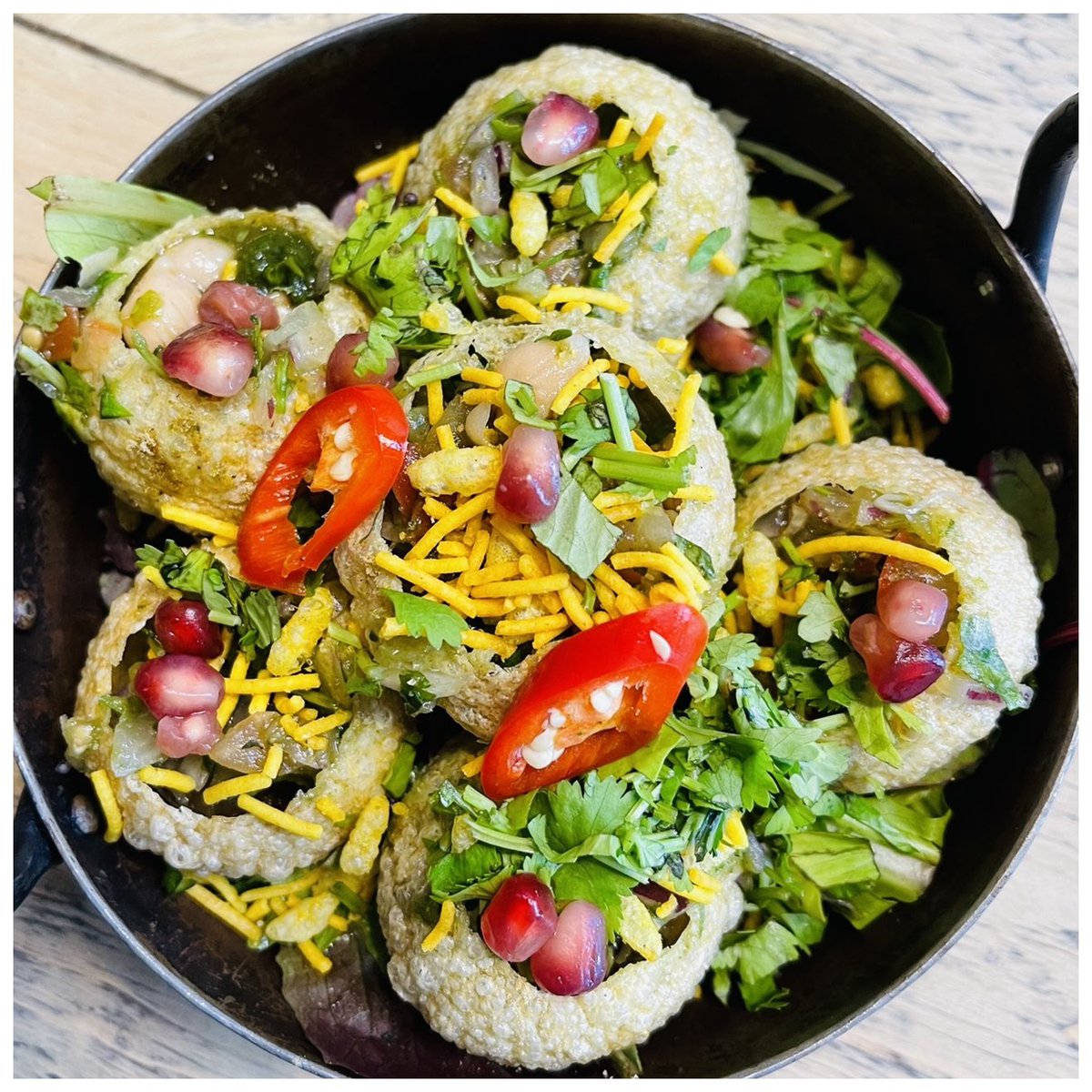 Saturday taste sensation from <a href="/ChaatCart/">chaat cart 🐝 aarti</a> 🤤🙌

#theproducehall #stockport #stockportoldtown #stockportmarketplace #stockporteats #stockportsocial #stockportdrinks #stockportfoodie #foodhall #drinks #food #notyouraveragecurryhouse #southindianstreetfood