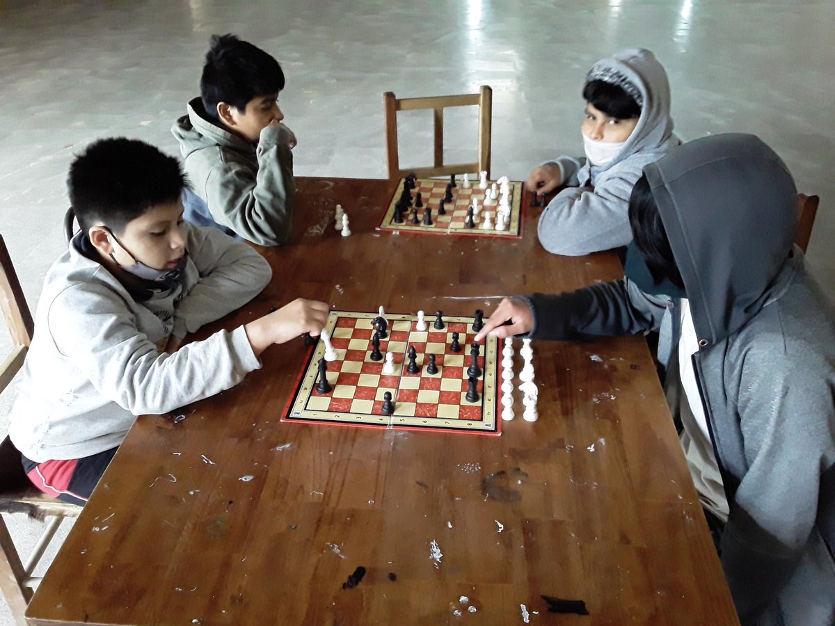 Escuelas Abiertas Terrones Riera realizando actividades recreativas y de acompañamiento escolar, dentro del marco de la Subsecretaria de Politicas Socioesducativas del Ministerio de Educacion de la Provincia de Salta. <a href="/RobertoIRamos/">Roberto Ismael Ramos</a> <a href="/matiascanepa/">Matías Cánepa</a> <a href="/PseSalta/">Políticas Socioeducativas Salta</a> <a href="/AlancayDel/">CAROLINA ALANCAY</a>