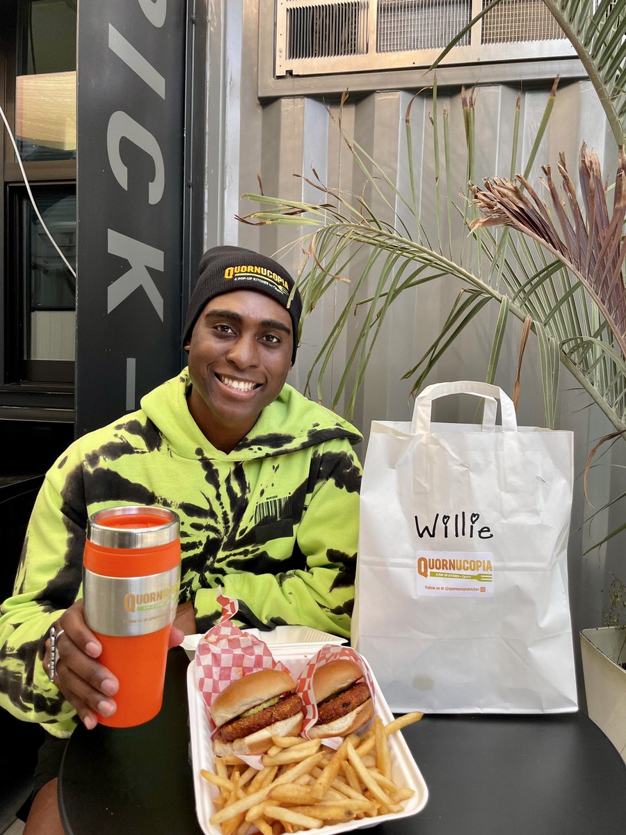 I stopped by <a href="/JackfruitCafe/">Jackfruit Cafe Ⓥ</a> to try the @QuornUS spicy vegan meatless patties in collaboration with #quornucopiakitchen🍔🍟 you can order online for delivery or takeout. They’re located within @grandfooddepotup stop by &amp; have a try! #EatWithWillie #veganfood #plantbasedmeals