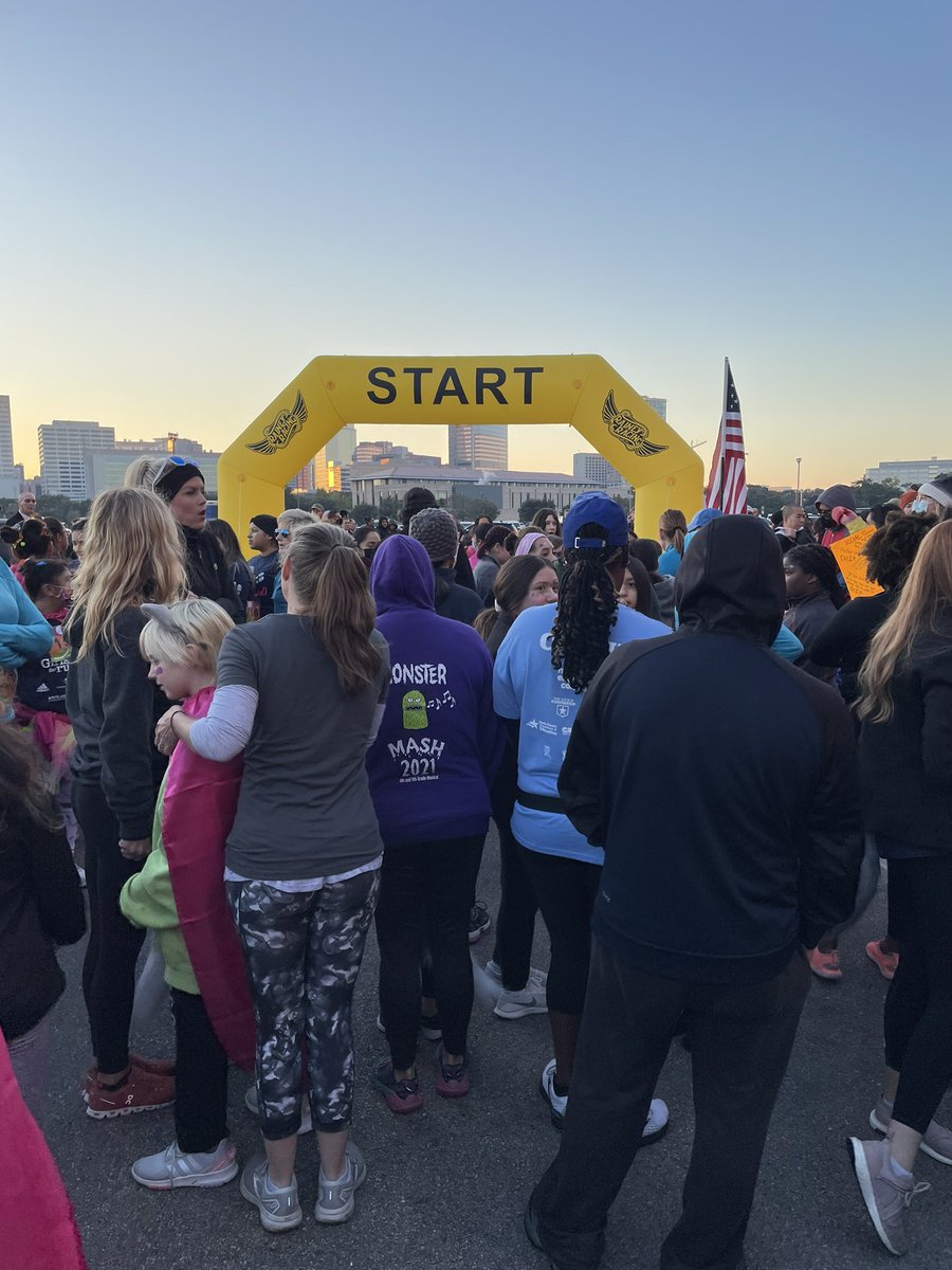 PortHoustonES's tweet photo. Congratulations to the girls who represented Port Houston at the Girls on the Run 5k this morning! @VGarcia_PH @Tinoco3rd @Leigha_Curry7 https://t.co/bIjQ1ox4GT