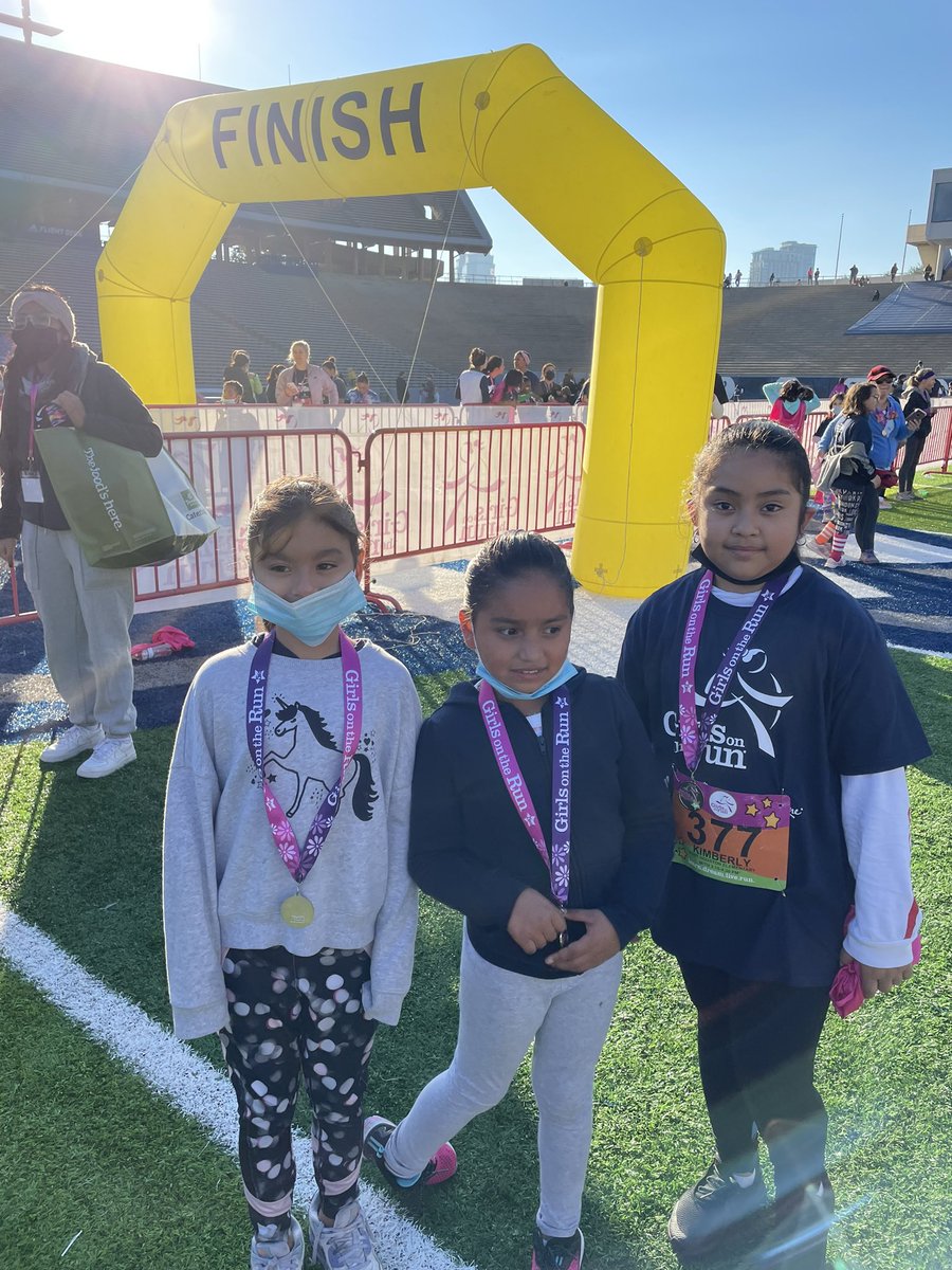 PortHoustonES's tweet photo. Congratulations to the girls who represented Port Houston at the Girls on the Run 5k this morning! @VGarcia_PH @Tinoco3rd @Leigha_Curry7 https://t.co/bIjQ1ox4GT