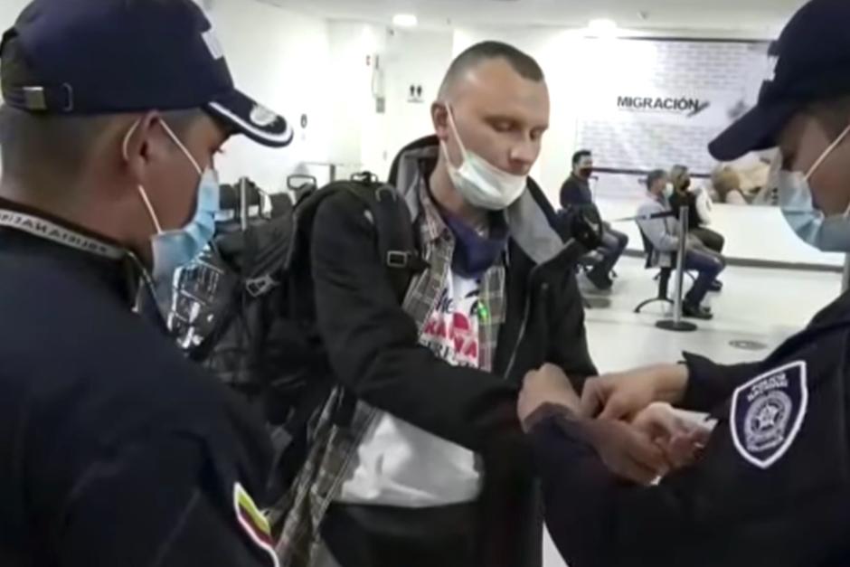 soy_502's tweet photo. 🚨CAPTURADO | Terrorista integrante de ISIS que se dirigía a Guatemala fue capturado en Colombia

La orden de captura se realizó por una alerta roja internacional emitida por la Interpol 

https://t.co/rIoDaMltXF https://t.co/9RSSFAPeRm