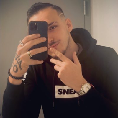 PigeonMAN tweet media