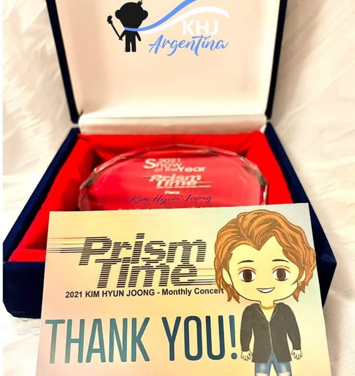Jesica56801588's tweet photo. Termino prism time pero pudimos estar ahí acompañando a nuestro artista
#KHJArgentina
#KHJArgentinaThisIsLove
@TEAMHENECIA
@khjargentina
@khj_heneciatwt
@CC_coreano
#PrismTimeViolet https://t.co/ZT1YbEuy1f