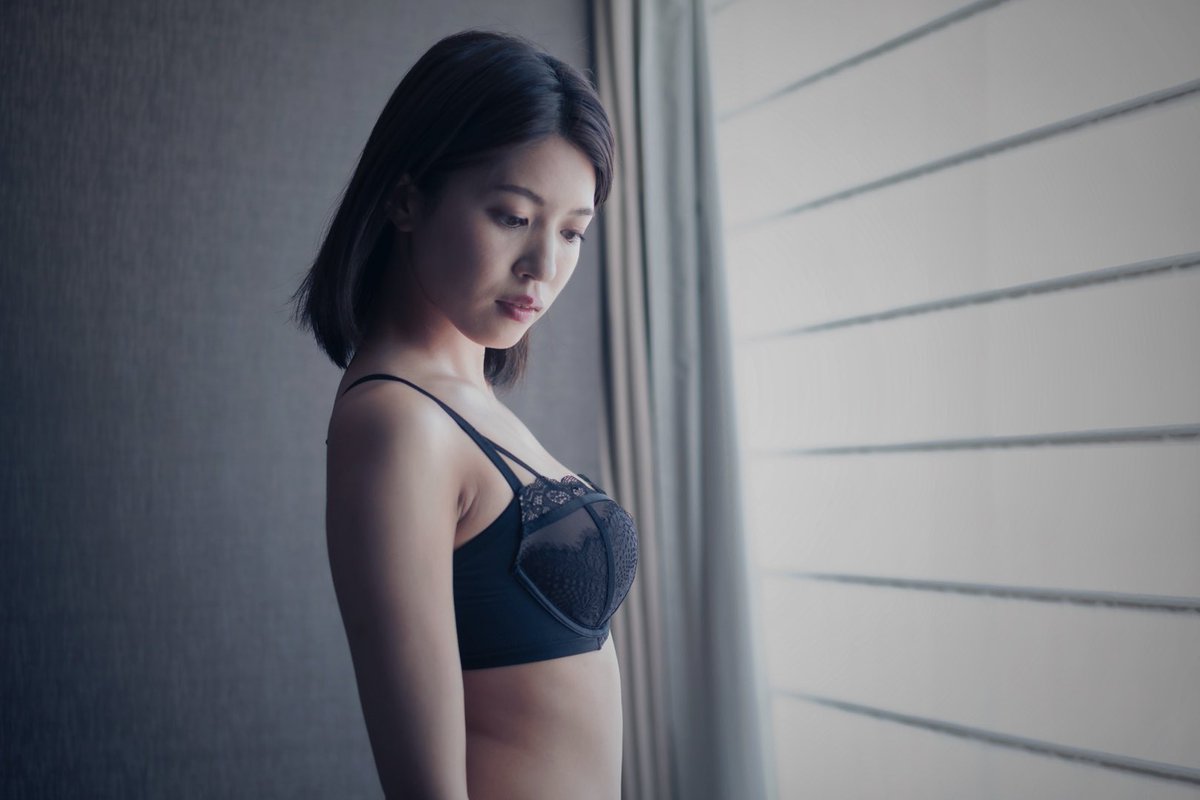 mitsuosuzuki's tweet photo. Portrait study, 2021
Model: Sayoko

#ポートレート #ポートレート撮影 #ポートレートモデル #モデル撮影 #portrait #portraitphotography #model #modelshoot #portraits_ig #naked #fineart #fineartphotography #langerie #tealandorange #ランジェリー #モデル #eros #artmodel #body https://t.co/lxY1zo784Y