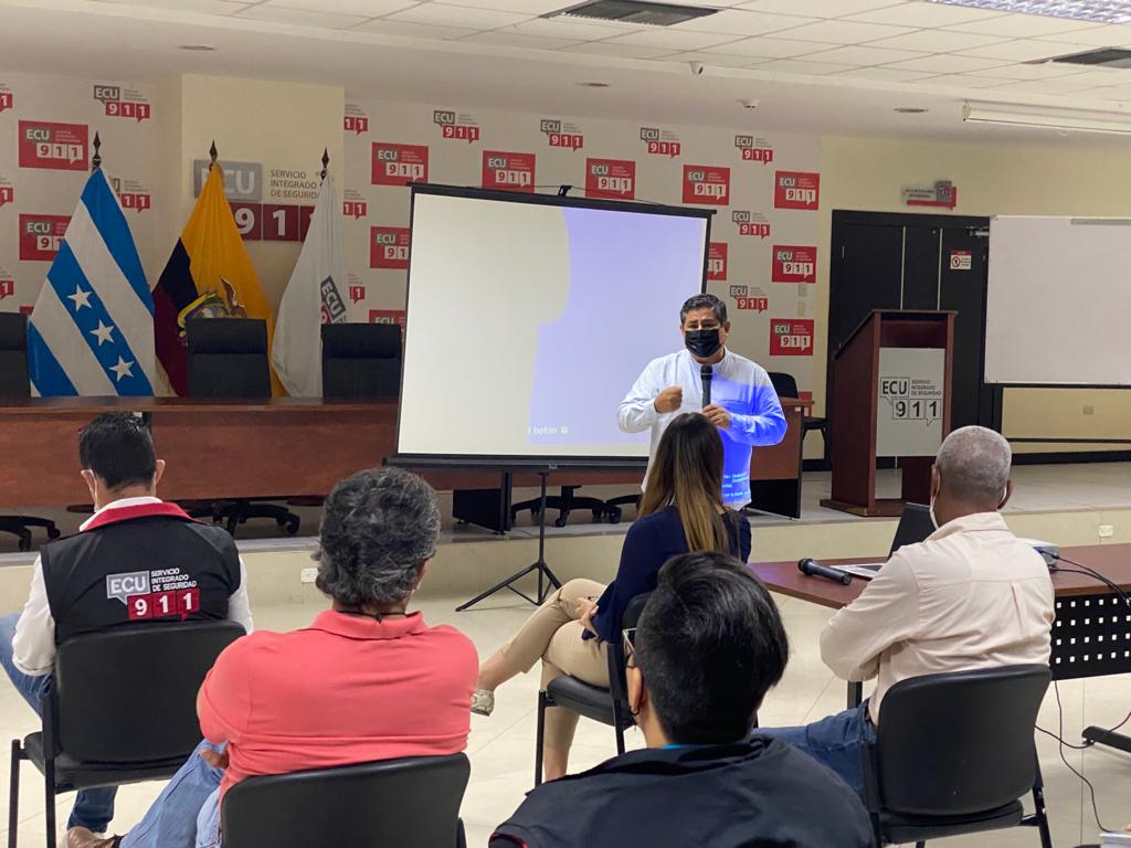 MAE_Zonal5's tweet photo. La Directora Zonal 5 @isabel_tamariz junto a @ecu911sambo, Conservación Internacional Ecuador, #UNPAMB @PoliciaEcuador @Riesgos_Ec @CB_Samborondon @alcaldiagye @MuniSamborondon en Taller sobre protocolos comunicacionales de flora, fauna y tiempos de respuesta ante alertas. https://t.co/CXYKKIH2TN