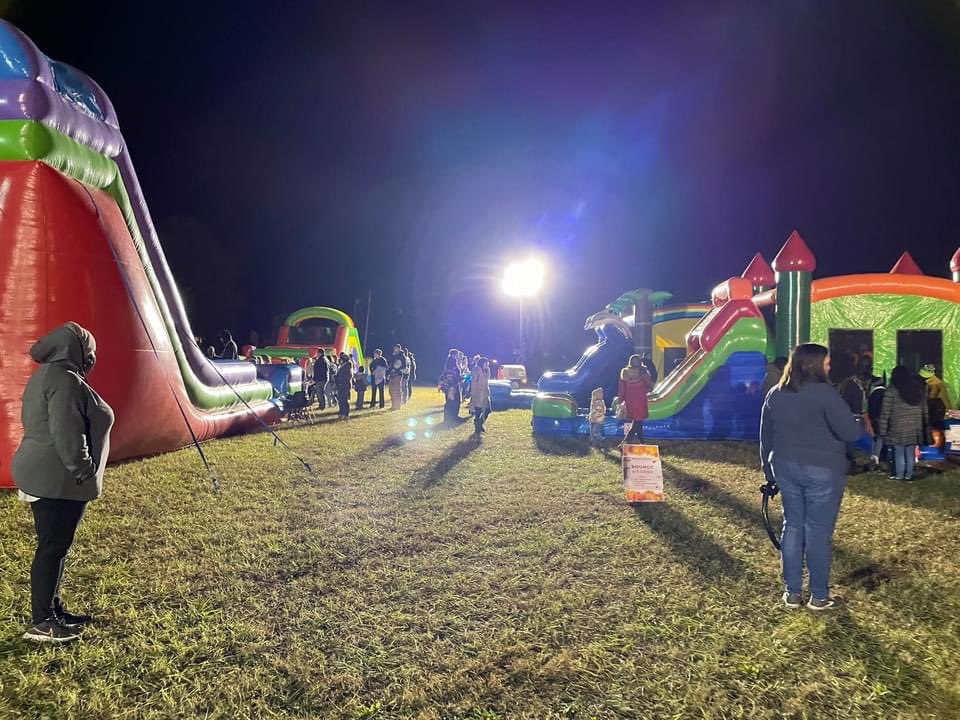 AweEagles's tweet photo. What an AWEsome night! 🦅💙🥶
THANK YOU- staff, parents, volunteers!!  

Special Thank You to: 
*Isley Farm Supply
*Ben Edwards for the tractor and trailer. 
*Swepsonville fire, Alamance County Sheriffs dept and Rescue
*Pelican Snowballs
*Macon Martial Arts https://t.co/S5rsx4gJ4n