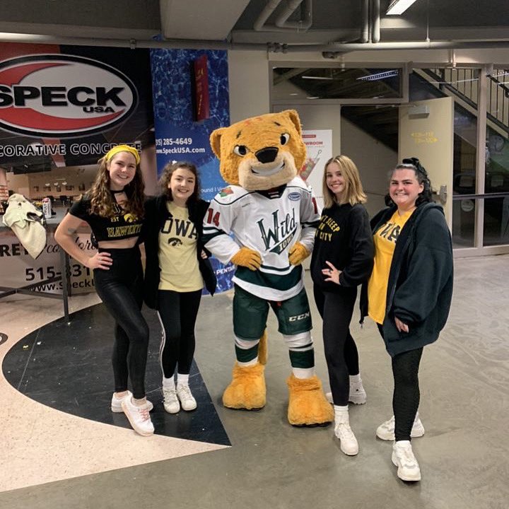 UIowaDanceClub's tweet photo. We got to perform at a hockey game last night!!! A HUGE thank you goes to the Iowa Wild for their hospitality and providing us with this opportunity to perform during intermission. We had such a fun time, and we can’t wait to perform for them again soon! 🏒💚 https://t.co/QAAmJfKCnb