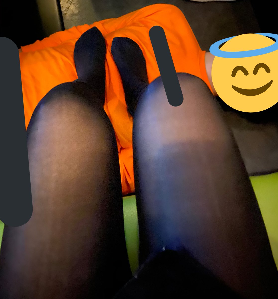 _rinrin_o's tweet photo. ツイートしてないけどちゃんとDMで息してるよん😏(笑) 夜とかすごい寒いけどマゾ達はみんな元気に惨めに過ごしてるかなー？？ 黒ストッキング履いてマゾを踏みつける季節が来ましたね💗🙌🏻 

#リアル調教 #貢ぎ奴隷 #踏み活 https://t.co/PGoOw6vfRp