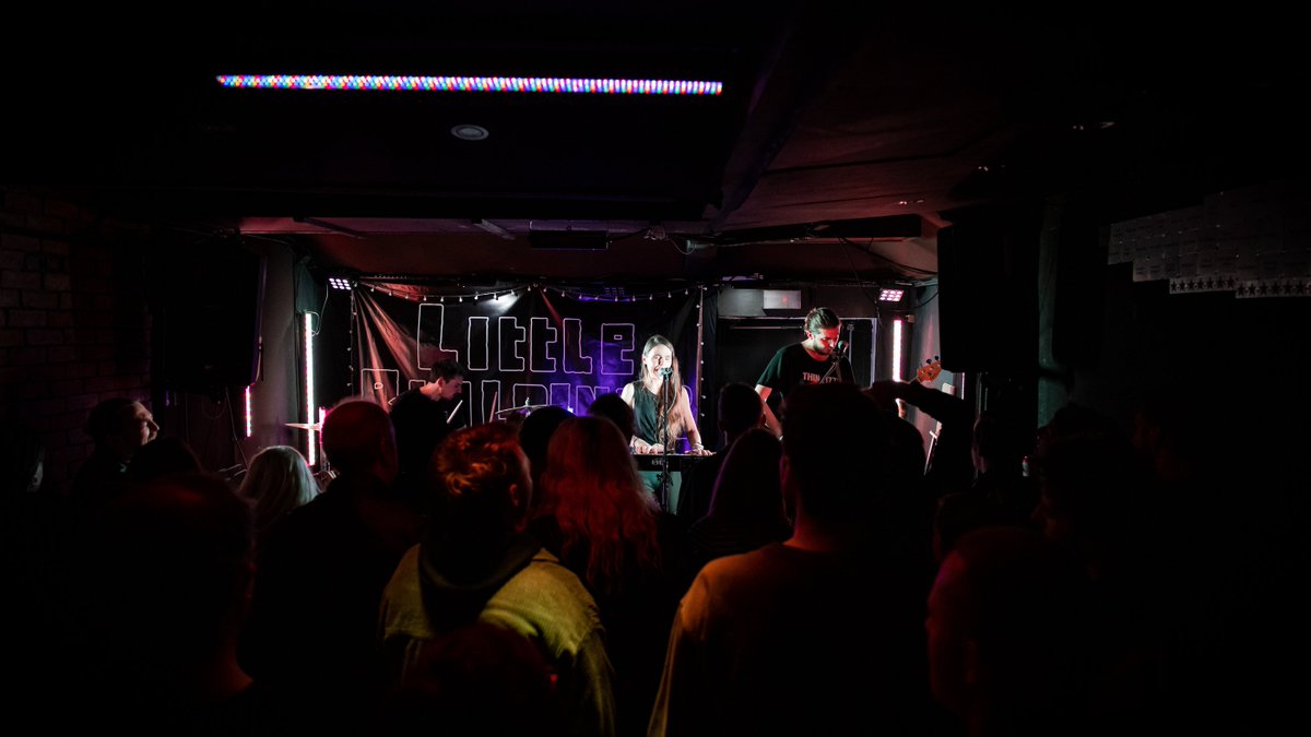 MASSIVE THANKS to everyone who came to see us at <a href="/LttleBuildings/">Little Buildings</a> and to <a href="/Bugeyeband/">Bugeye</a> and Del Prez for their killer sets! This might be our last gig for a while, so in the meantime, please check our merch store to keep supporting us twisthelix.com/store 🖤
📸 Paul Murray