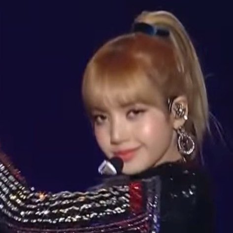 doll lisa (@dolllsa) on Twitter photo 