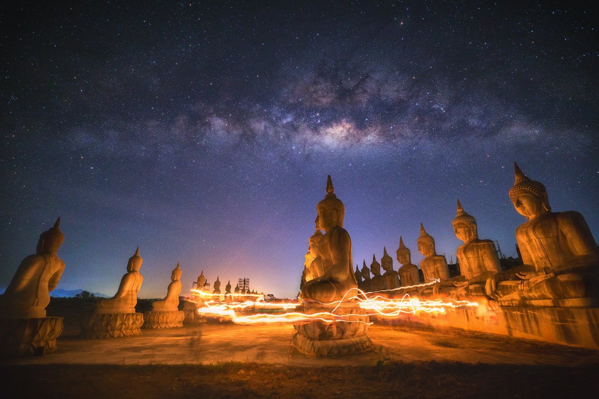 peerafoto's tweet photo. This temple has over 100 white buddha statues which is rare to see anywhere. Some has called this Unseen temple. 

It took me the whole night to get this perfect real Milky Way shot. Don’t miss out! NOW ONLY 0.4 eth!
https://t.co/QDFp25UNPj
#NFTCommunity  #nftcollector 
@withFND https://t.co/b9qmPo8FE8