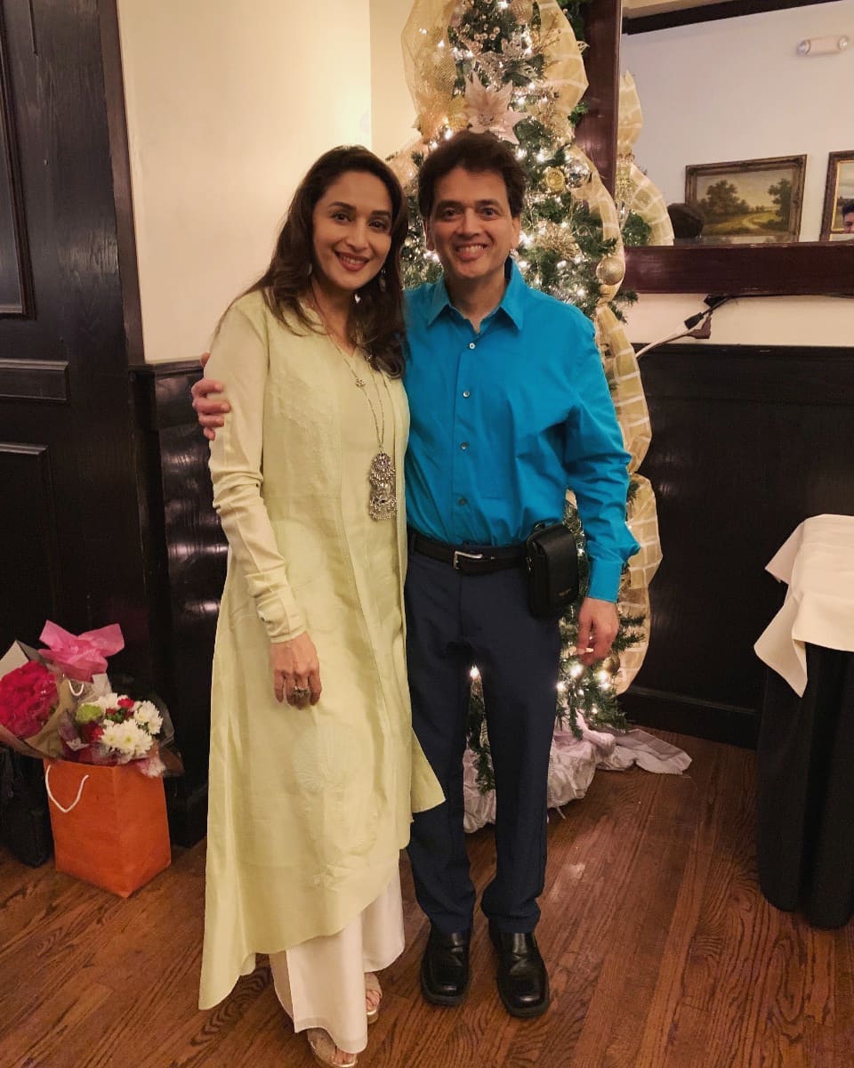santiathya's tweet photo. Happy bhai dooj mam and sir.. Love Sister love brother.. Gbu.. @MadhuriDixit #Ajitdixit.. ❣️❣️❣️ https://t.co/xUgWvyjssX