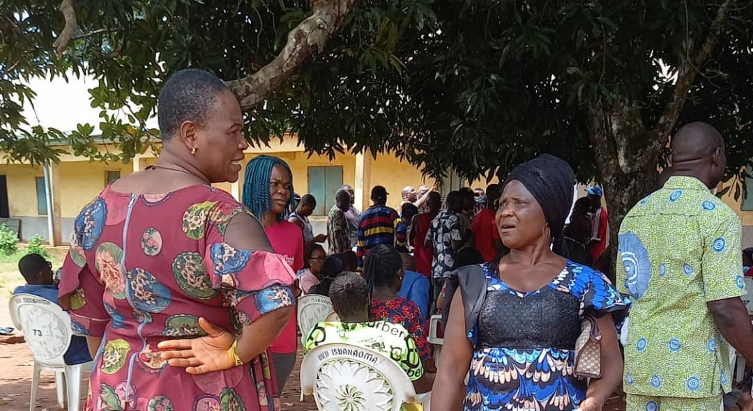 cleenmobileapp's tweet photo. TIME 2:32 pm

In Aguata LGA, Isuofia 1 Ward, Polling Unit 001. 
Voting is still in progress and everything is running smoothly. 

#AnambraDecides2021 #AnambraElections https://t.co/7tf0sFyISv