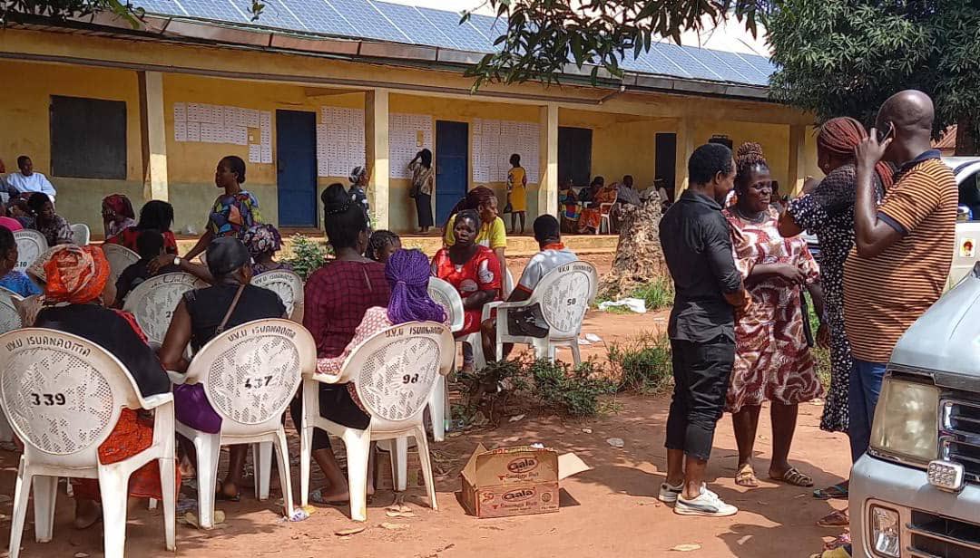 cleenmobileapp's tweet photo. TIME 2:32 pm

In Aguata LGA, Isuofia 1 Ward, Polling Unit 001. 
Voting is still in progress and everything is running smoothly. 

#AnambraDecides2021 #AnambraElections https://t.co/7tf0sFyISv