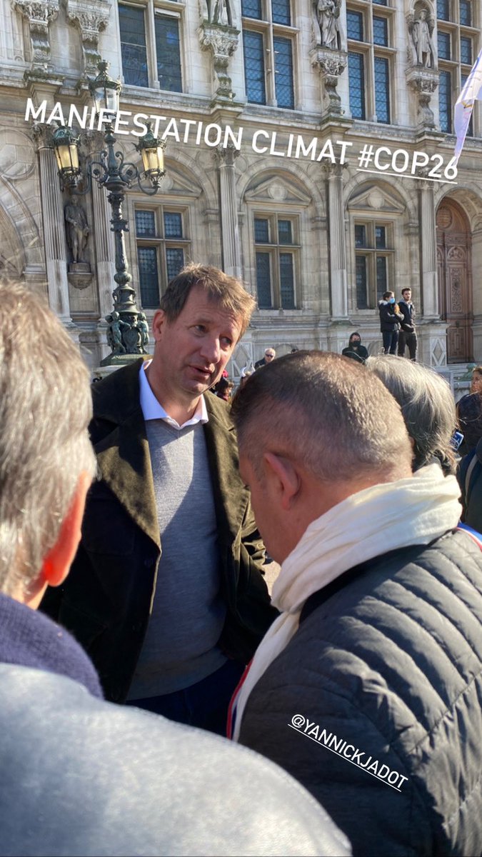 jeremydumont's tweet photo. A la marche pour le climat à paris #cop26 #marcheclimat #climat #biodiversite #ecologie #COP26Glasgow #jensuis https://t.co/KLr0t3a9jn