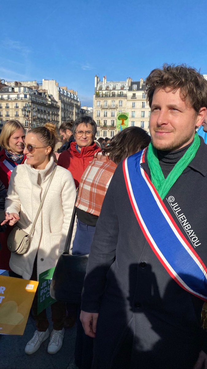 jeremydumont's tweet photo. A la marche pour le climat à paris #cop26 #marcheclimat #climat #biodiversite #ecologie #COP26Glasgow #jensuis https://t.co/KLr0t3a9jn