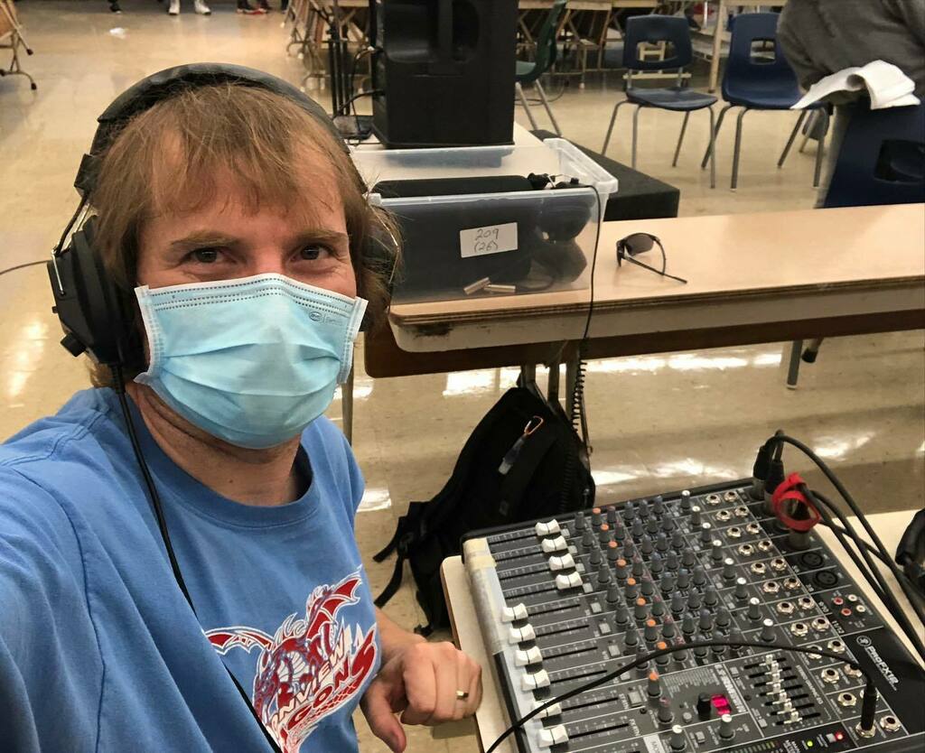 TeacherHann's tweet photo. Miracle to report: @donviewmusic &amp; I were recording the choir for #Remembranceday @donviewms. At the end of singing, 100+ children were ABSOLUTELY SILENT as the song ended. It was 3:04 on a FRIDAY afternoon! I have receipts 😱😊🤩😇 (will share Nov 11) https://t.co/kDDy55oy9V https://t.co/k3kh0703HB