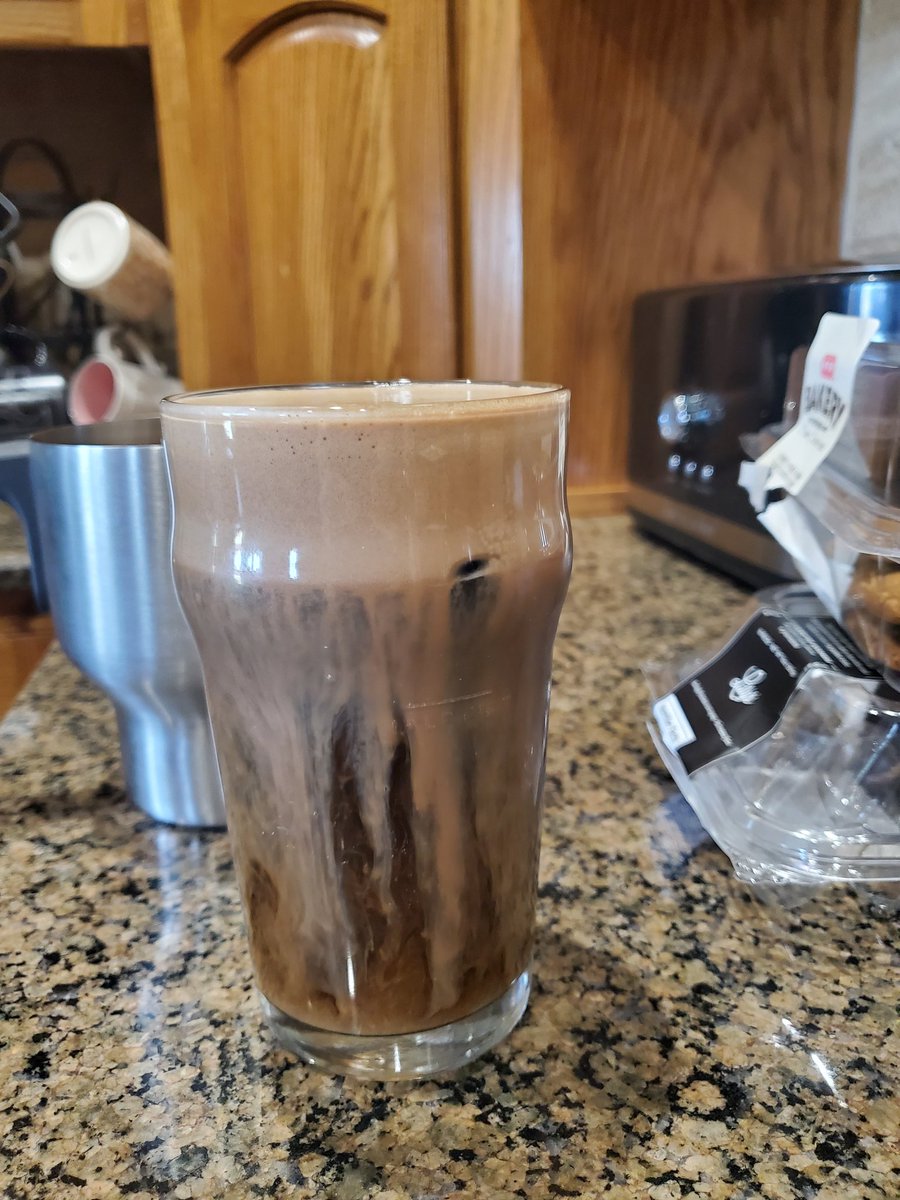 tank4daCubz's tweet photo. Finished with some iced cold brew & frothed nitro cold brew added.
@altonbrown @IngramElizabeth 😊
#twitterbreakfast #breakfast #coldbrew #Coffee #nitrocoldbrew #SaturdayMorning https://t.co/w0mtfIbR8s