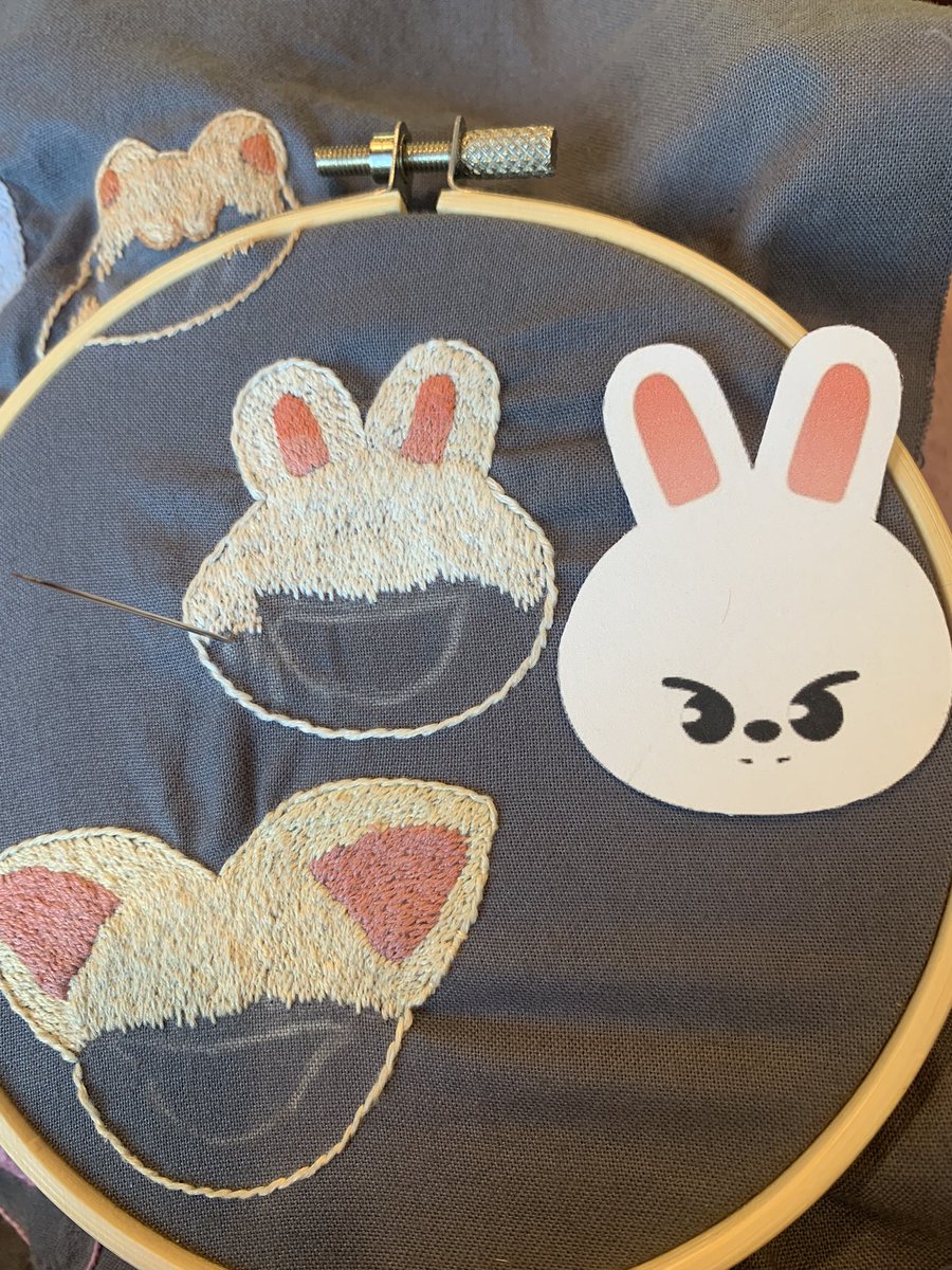 scarcely_normal's tweet photo. How many hours do we think it’ll take for me to give Lee Know cheeks? https://t.co/jDiMDNxryk