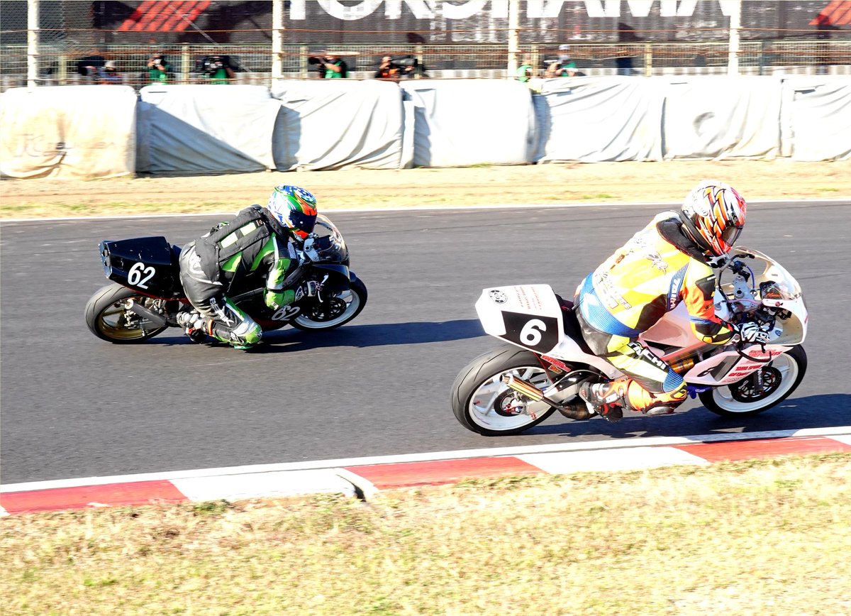 karokarotaro's tweet image. テイストZERO-4クラスはZX-4とNSR
の一騎打ちの様相。

レースは赤旗で再スタートになるなど波乱の展開。アクシデントはつきものですがちょっと心配💦

#TOT #テイストオブツクバ #ZERO4