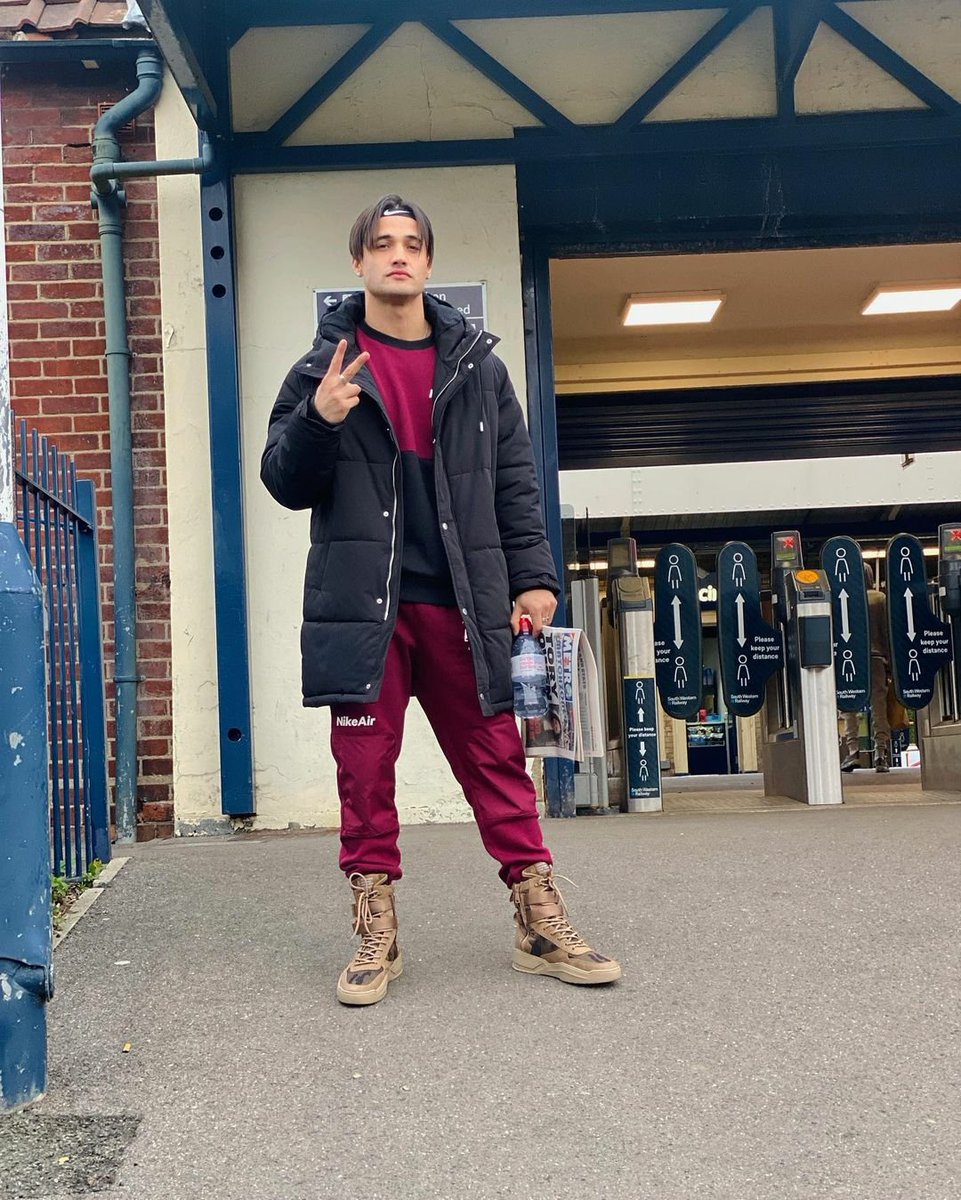 DelhiTimesTweet's tweet photo. .@imrealasim looks dapper in his latest pics from #London 

#AsimRiaz #AsimSquad #AsiManshi #BiggBoss #TV https://t.co/71x5elosH3
