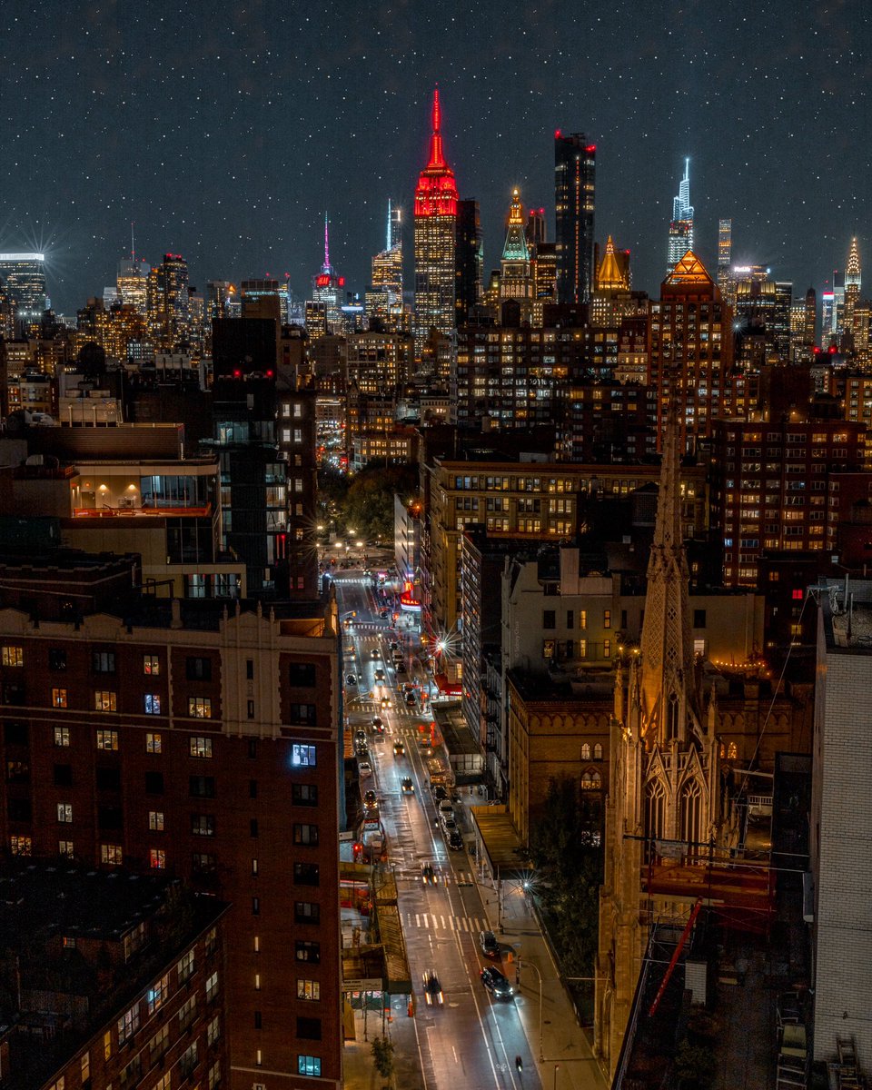 Gm ☕️. There are worse ways to spend a Friday night than on a rooftop with an old friend, discussing NFTs, photography, life and conspiracy theories. #esbfan #NFTCommunity #nftcollector #allinnyc