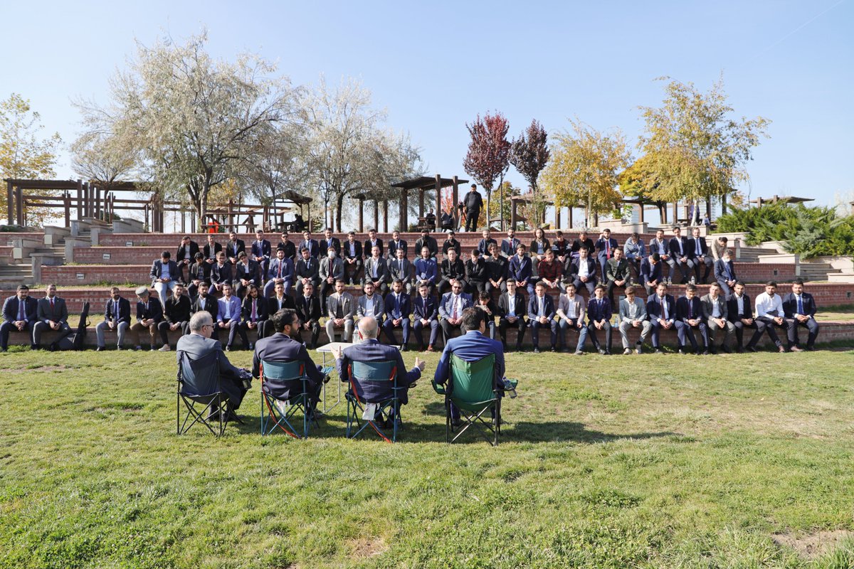 gencsaadet's tweet photo. Genel Başkanımız Temel Karamollaoğlu ve Gençlik Kolları Başkanımız Abdulkadir Karaduman, “Memleket Meselesi”ni konuşmak üzere Gençlik Kolları İl Başkanlarımız ile bir araya geldi. https://t.co/Vd5LotZJ8m