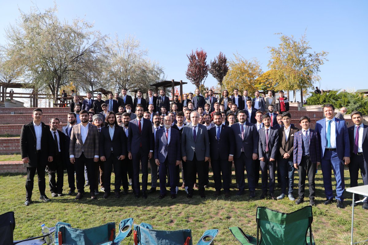 gencsaadet's tweet photo. Genel Başkanımız Temel Karamollaoğlu ve Gençlik Kolları Başkanımız Abdulkadir Karaduman, “Memleket Meselesi”ni konuşmak üzere Gençlik Kolları İl Başkanlarımız ile bir araya geldi. https://t.co/Vd5LotZJ8m