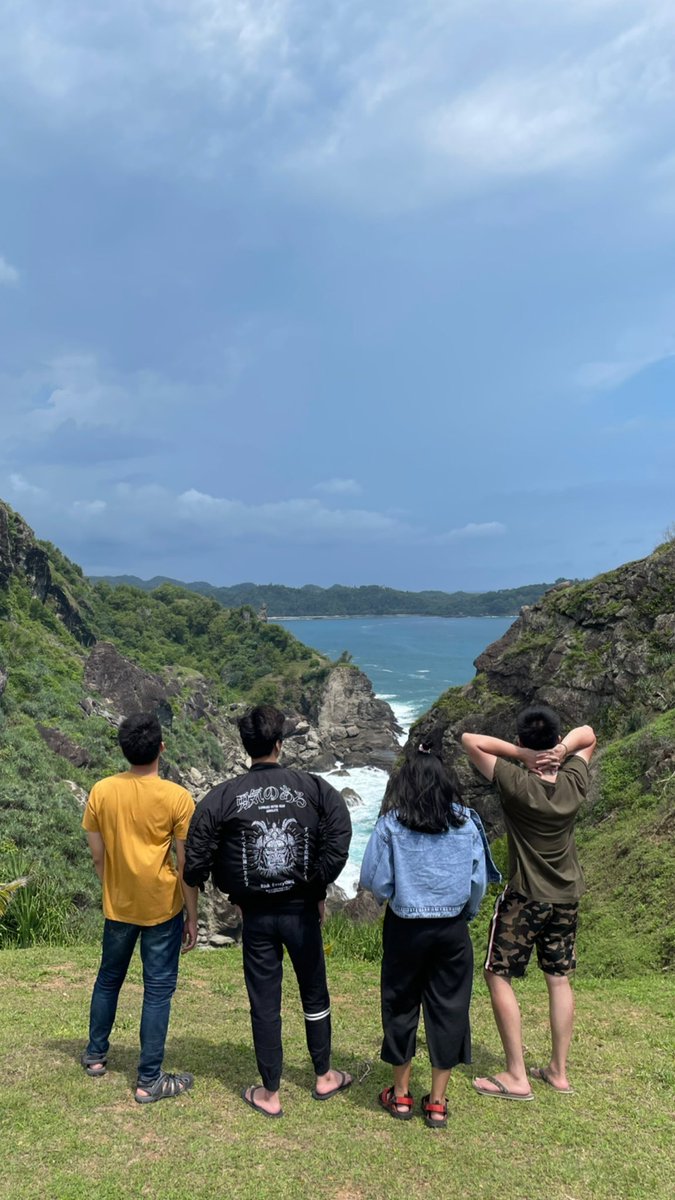 2,5 jam perjalanan, ± 1 jam buat ndaki, tp worth the view 🥺💖💖

📍Bukit Pengilon, Gunung Kidul