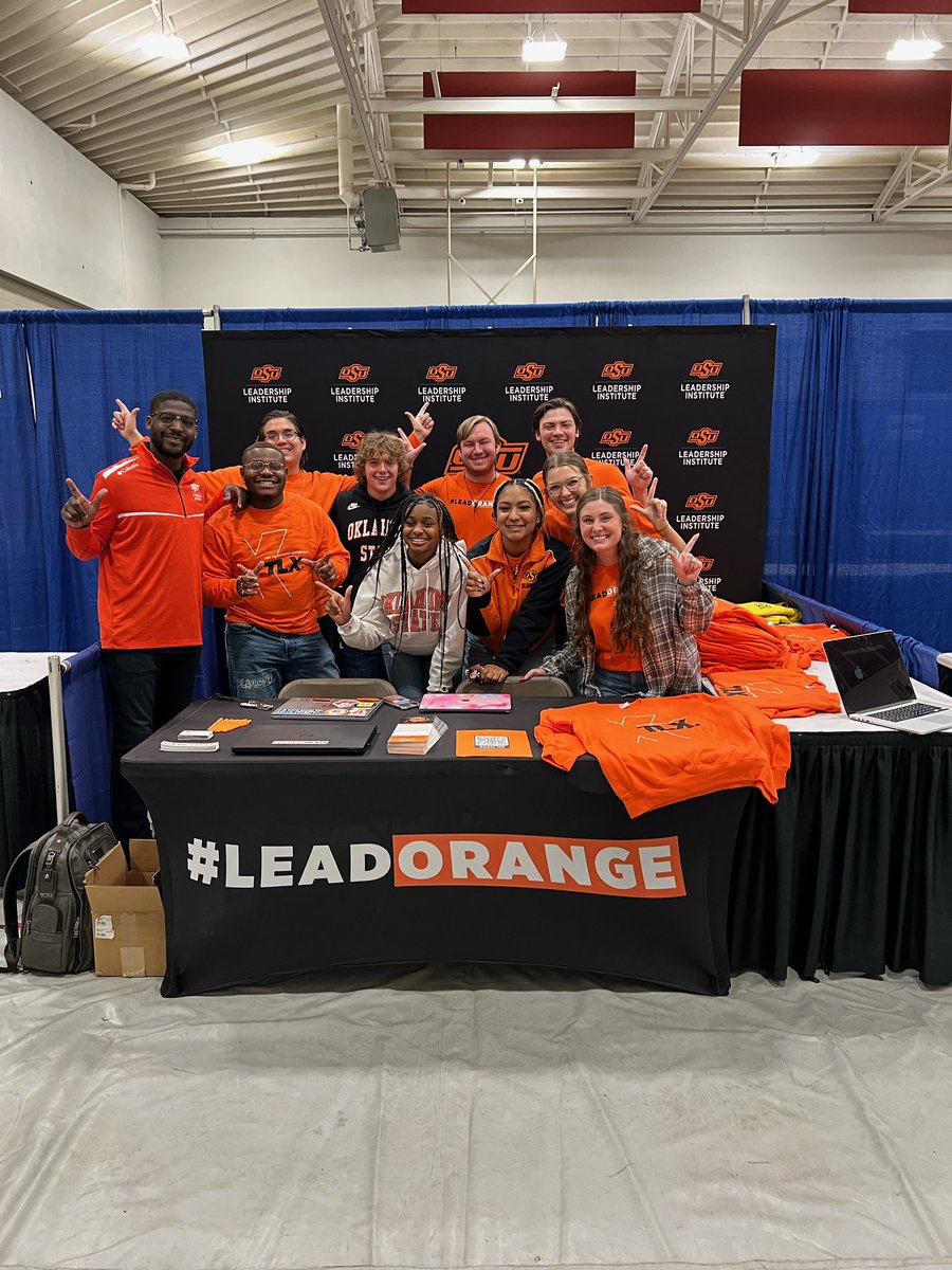 littlepayt's tweet photo. OASC peeps! Come swing by the OSU leadership institute at State Conference today! Got swag, sign ups, and more! #gopokes #leadorange #oasc https://t.co/yhm7DlJnGb