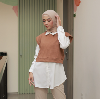 ThreadRacun's tweet photo. Racun Vest Under 60K!!✨
Shopee Starseller✓
all discount✓
hijab friendly✓
#Threadracun #racunshopee #vest #vestouter #rompi https://t.co/m4TBt2Lul7