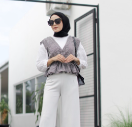 ThreadRacun's tweet photo. Racun Vest Under 60K!!✨
Shopee Starseller✓
all discount✓
hijab friendly✓
#Threadracun #racunshopee #vest #vestouter #rompi https://t.co/m4TBt2Lul7