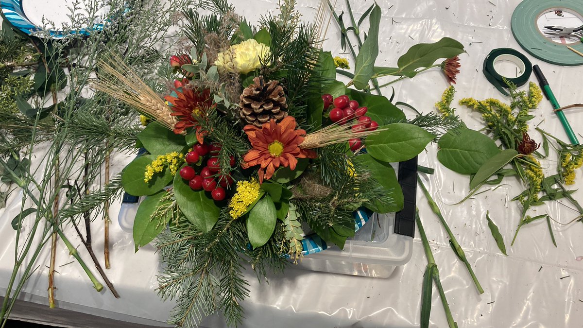 MsStauffer's tweet photo. Onto centerpieces today! Excited to bring what I’ve learned back to @MoshannonFFA! #teachagpsu #floriculture #movalley https://t.co/bvBF68UV50