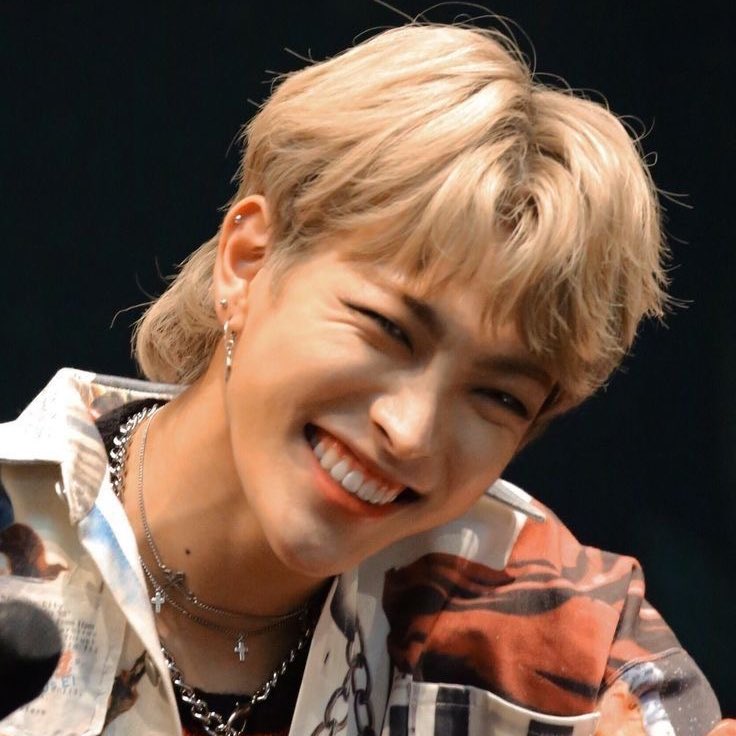1107UNVRS's tweet photo. happy birthday to the best captain we could ever have, kim hongjoong ♡
#영원한_캡틴_홍중데이
#AllEyesOnHongjoong https://t.co/xKZPBbLTje