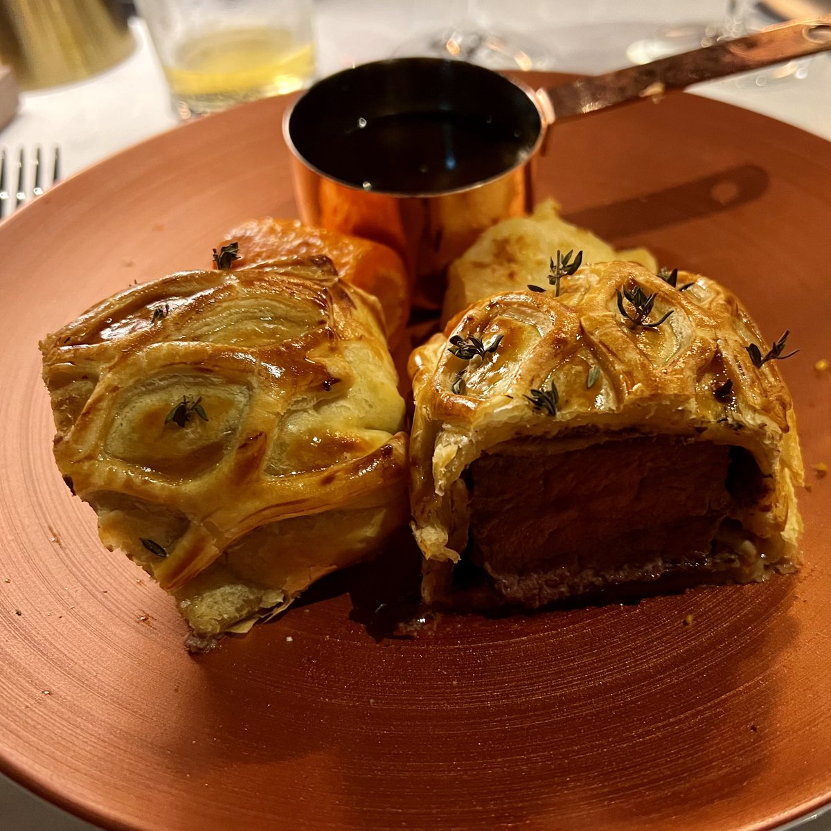 egansmind's tweet photo. Fantastic food at the new @ParkgateHotel #TheSortingRoom #Cardiff #Wales #WALvRSA 🏴󠁧󠁢󠁷󠁬󠁳󠁿 https://t.co/AXMvlQNXBY