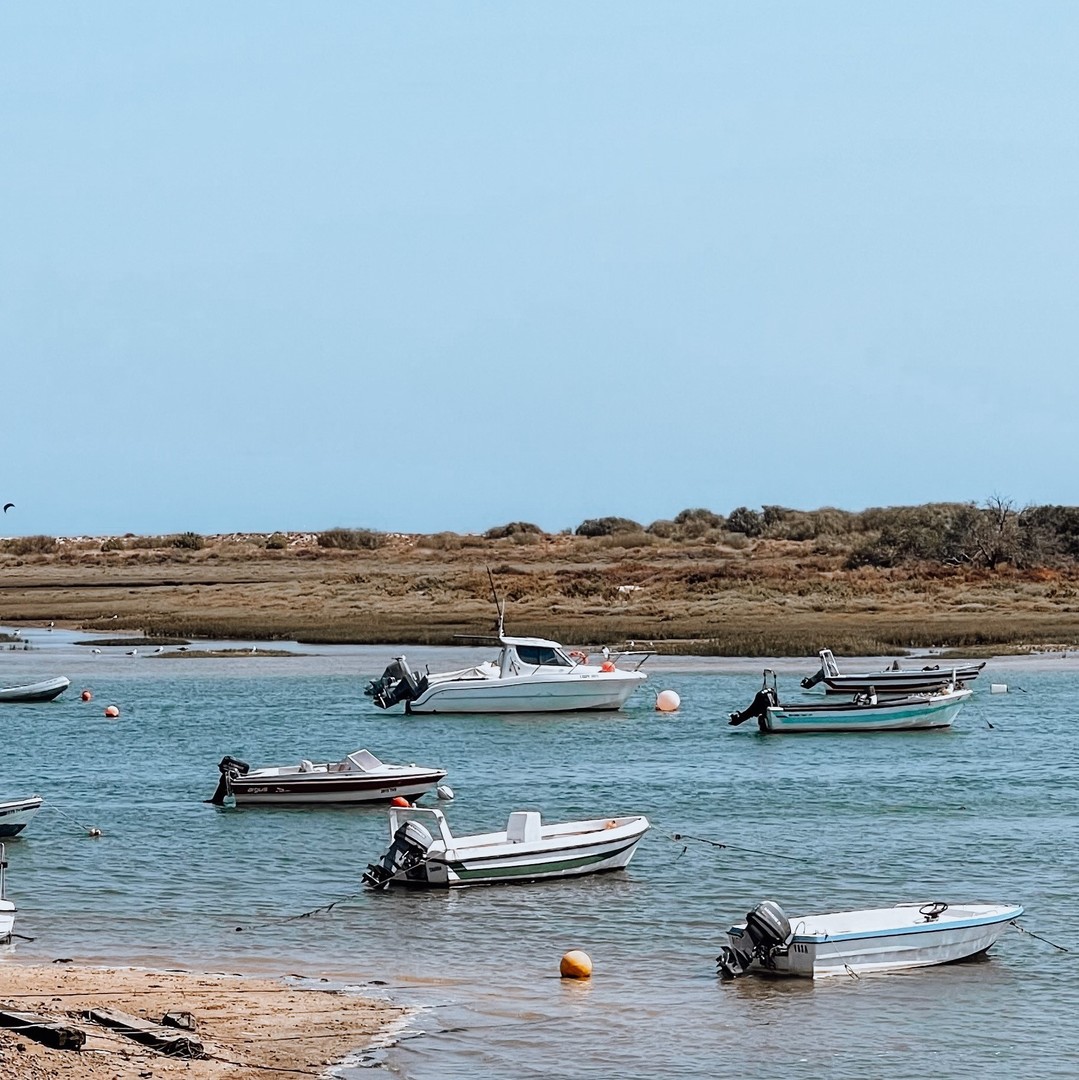 goldencabanas's tweet photo. Mais uma tarde de sol na nossa fabulosa Ria Formosa 💙 ⛵
#NaturalPark #Holiday #Algarve #Portugal #StayGoldenClub #RiaFormosa https://t.co/wWqfyARQrM