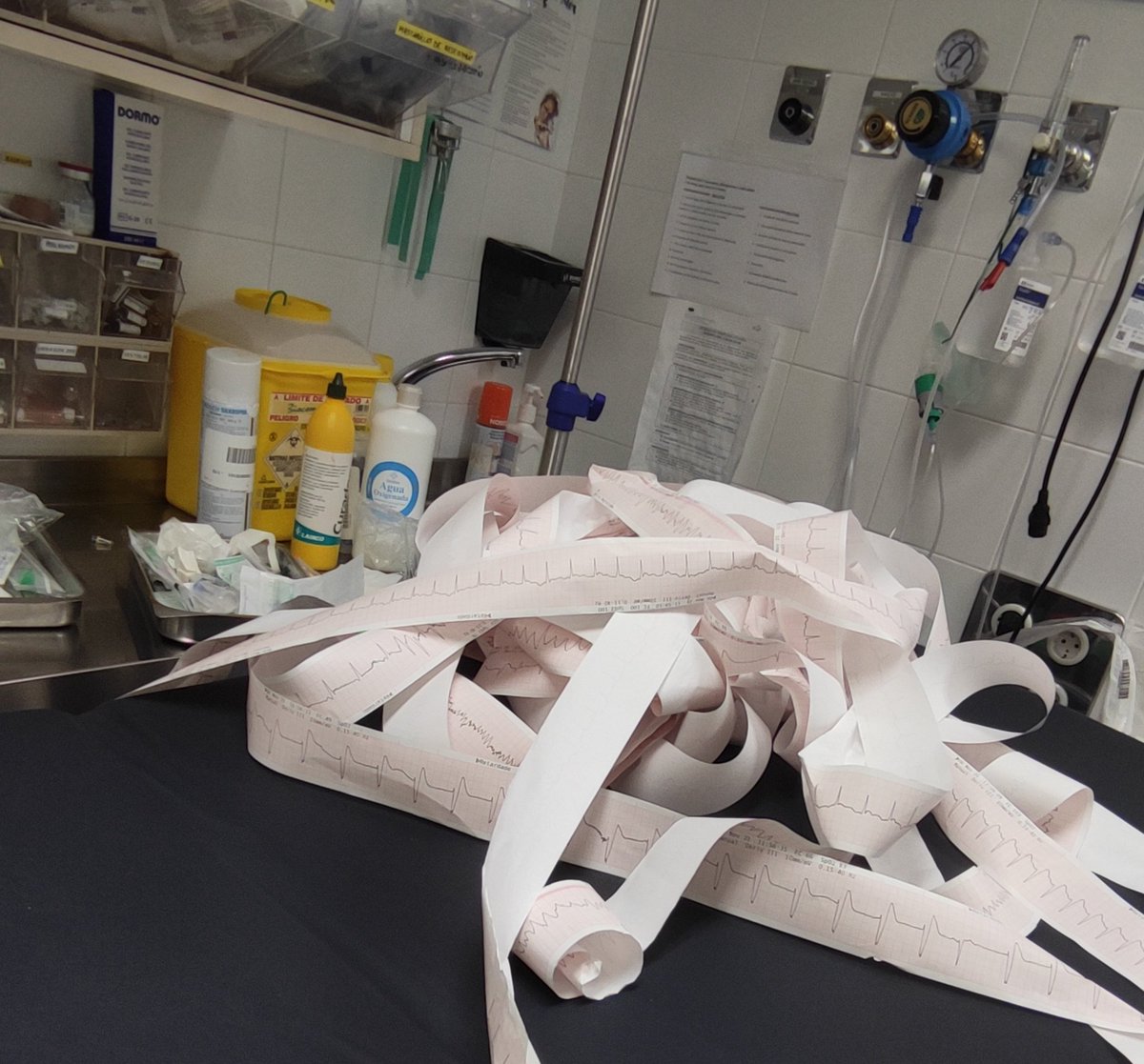 ✅En todo este papel, y  tras mucho trabajo, hay vida! ✨

#pcr #rcp #hospital #medico
#enfermeria #nurse #tes #tesvisible #ume #061murcia #paramedic #ambualncia #ambulance #equipo #team #life #erc #cardiología #iam