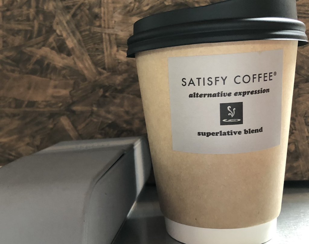 CoffeeSatisfy's tweet photo. 11/7
チアハウス陶器市
最終日
宜しくお願い致しやす☕️🥳
写真は
老眼鏡ケースとプリ珈琲です♪
#cheerhouse
#波佐見陶器市
#波佐見焼 https://t.co/PON7UhYvl4
