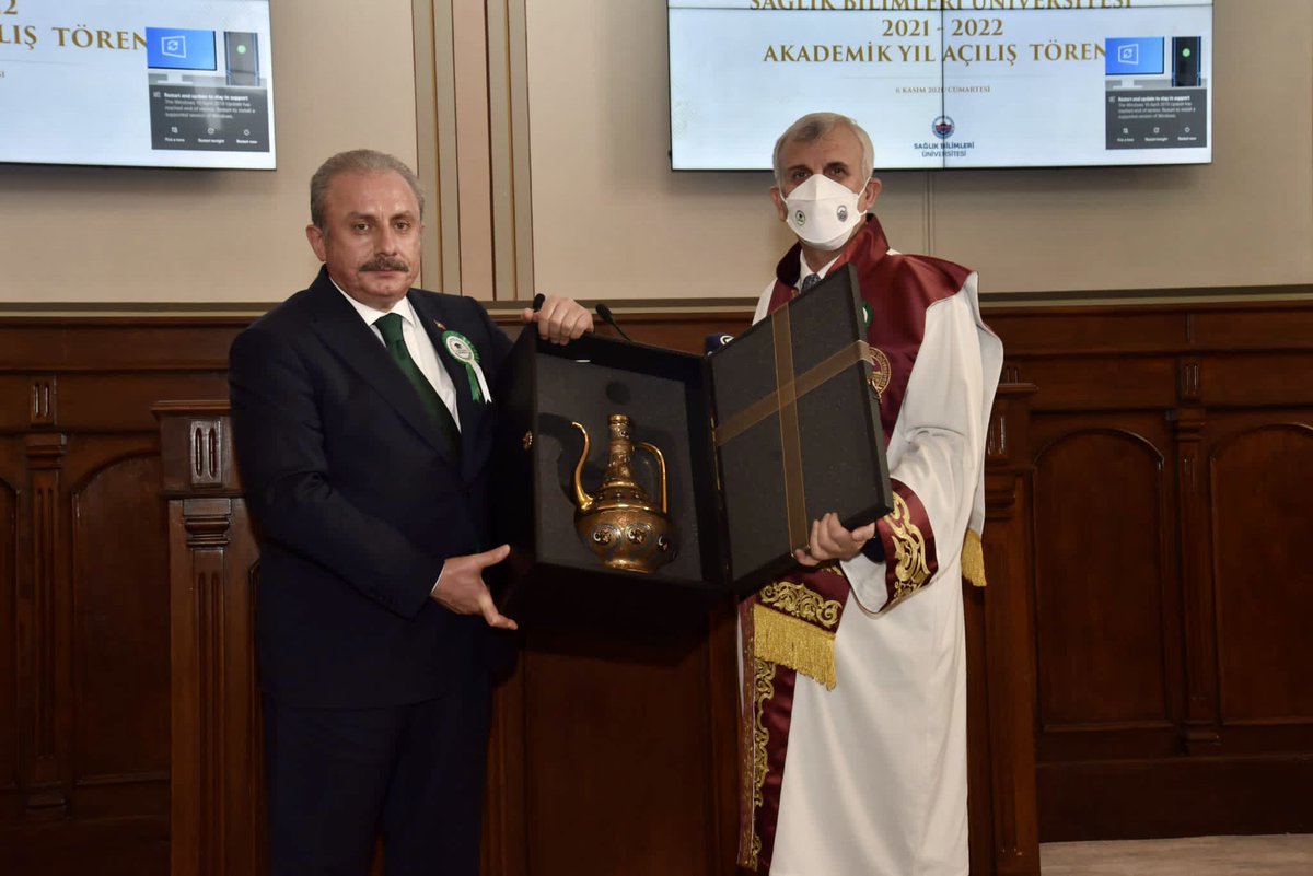 sbuedutr's tweet photo. Üniversitemizin 2021-2022 Akademik Yılı Açılış Törenini TBMM Başkanımız Sn. Prof. Dr. Mustafa Şentop Beyefendinin teşrifleriyle Hamidiye Külliyemizde gerçekleştirdik.+++ https://t.co/MI2zSHH015