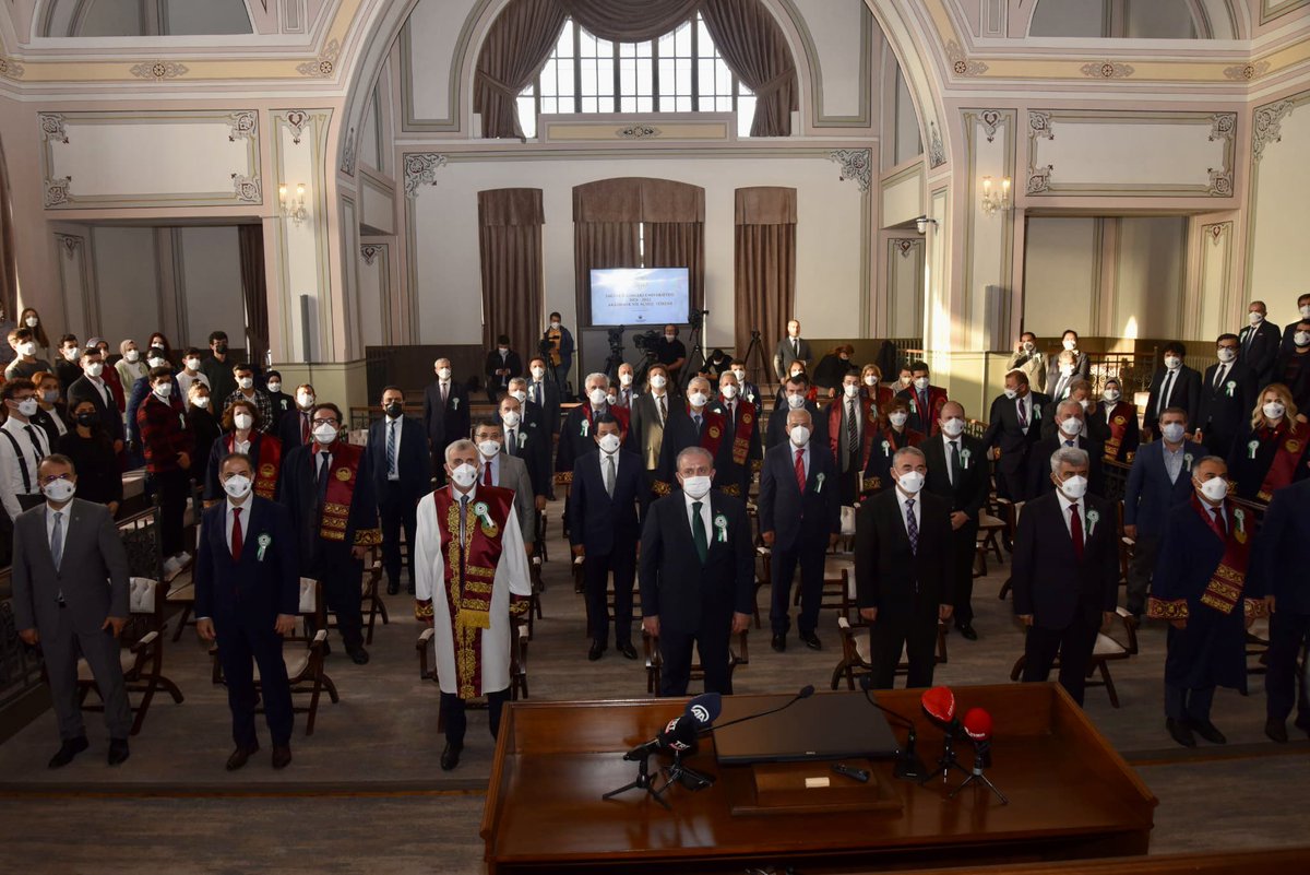 sbuedutr's tweet photo. Üniversitemizin 2021-2022 Akademik Yılı Açılış Törenini TBMM Başkanımız Sn. Prof. Dr. Mustafa Şentop Beyefendinin teşrifleriyle Hamidiye Külliyemizde gerçekleştirdik.+++ https://t.co/MI2zSHH015